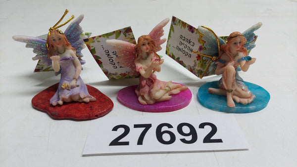 פייה עם קריסטל ביד. 12 דוג' מעל אבן